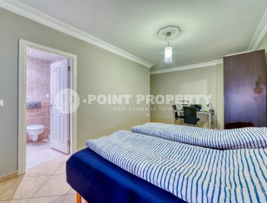 Bright, comfortable apartment with furniture and household appliances, 150 meters from the beach and the promenade-id-6692-photo-5