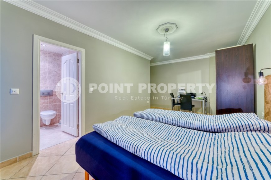 Bright, comfortable apartment with furniture and household appliances, 150 meters from the beach and the promenade-id-6692-photo-5
