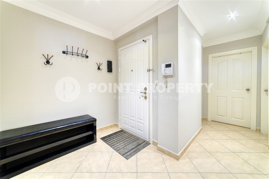 Bright, comfortable apartment with furniture and household appliances, 150 meters from the beach and the promenade-id-6692-photo-7