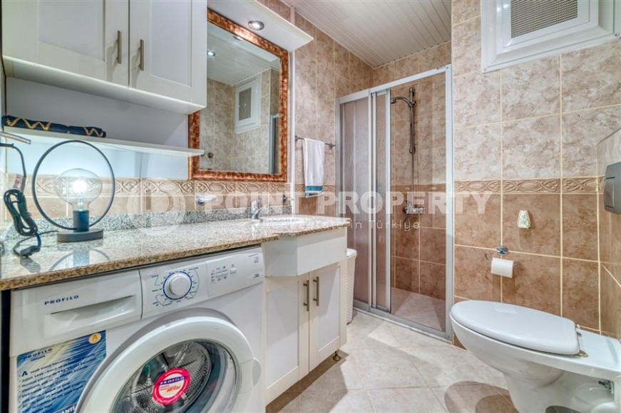 Bright, comfortable apartment with furniture and household appliances, 150 meters from the beach and the promenade-id-6692-photo-8