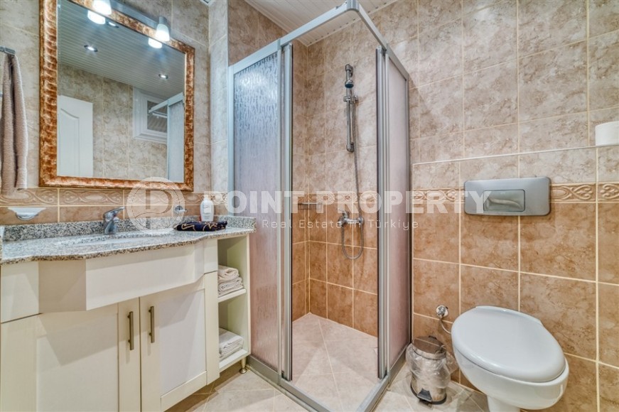 Bright, comfortable apartment with furniture and household appliances, 150 meters from the beach and the promenade-id-6692-photo-9