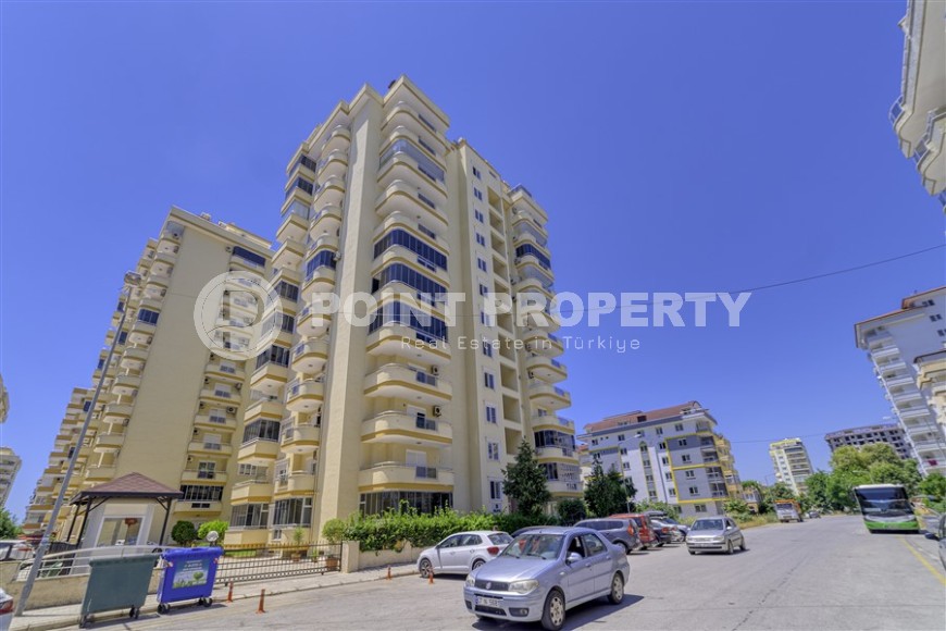 Bright, comfortable apartment with furniture and household appliances, 150 meters from the beach and the promenade-id-6692-photo-20