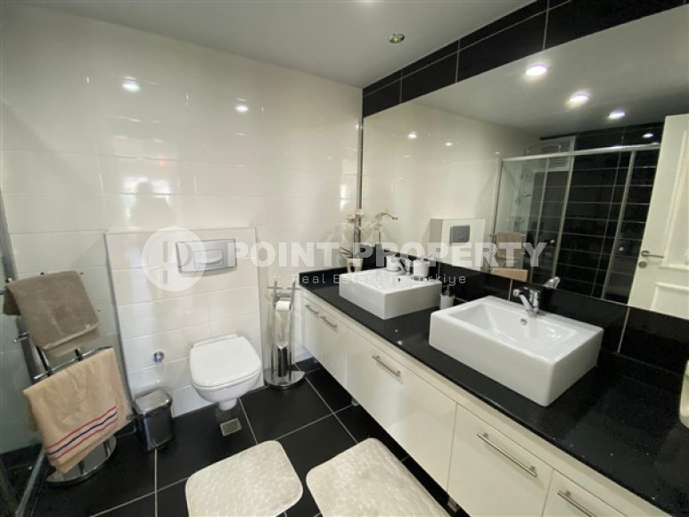 Large five bedroom duplex penthouse, 360m², in a luxury complex in Oba, Alanya-id-1524-photo-16