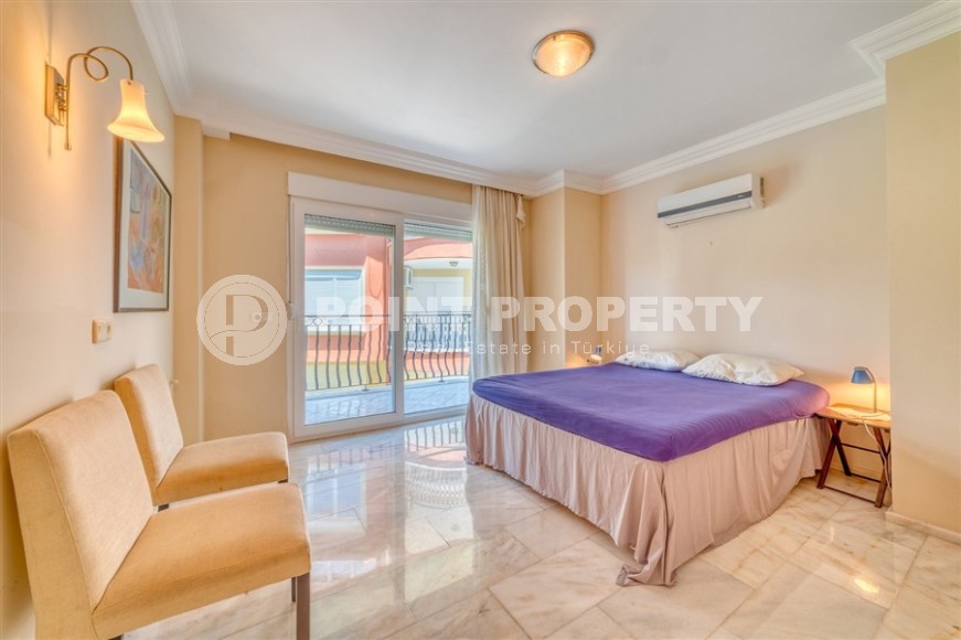 Large two-level apartment 4+1, with a total area of 280 m2, on the 1st and 2nd floors in a picturesque, comfortable residential complex, built in 2006-id-6704-photo-4