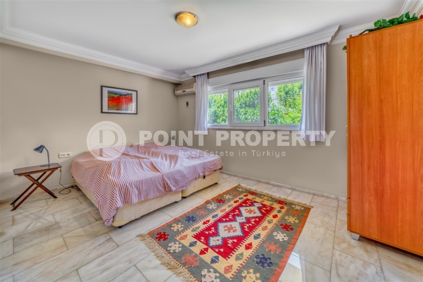 Large two-level apartment 4+1, with a total area of 280 m2, on the 1st and 2nd floors in a picturesque, comfortable residential complex, built in 2006-id-6704-photo-6