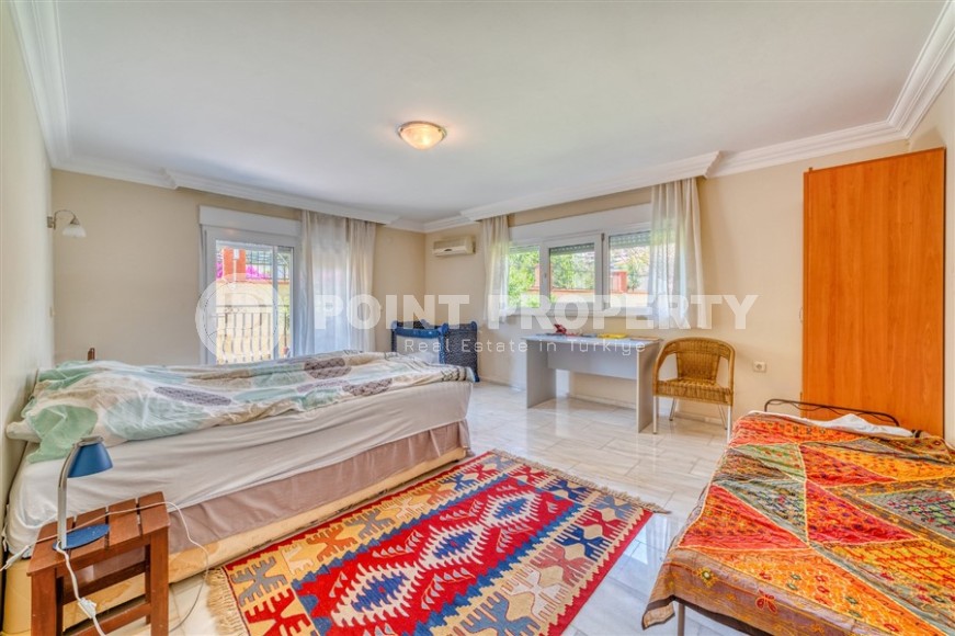 Large two-level apartment 4+1, with a total area of 280 m2, on the 1st and 2nd floors in a picturesque, comfortable residential complex, built in 2006-id-6704-photo-7