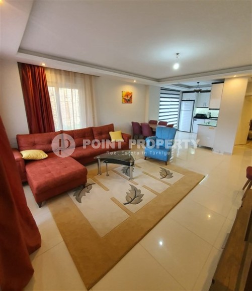 Комфортабельная двухуровневая квартира 2+1, с просторной террасой в саду, в 400 метрах от моря, в центре живописного, ухоженного района Аланьи - Кестель-id-6706-фото-2