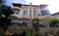 3-storey twin villa 450 meters from the sea, in a prestigious, picturesque area of Alanya - Kestel-id-6709-photo-1