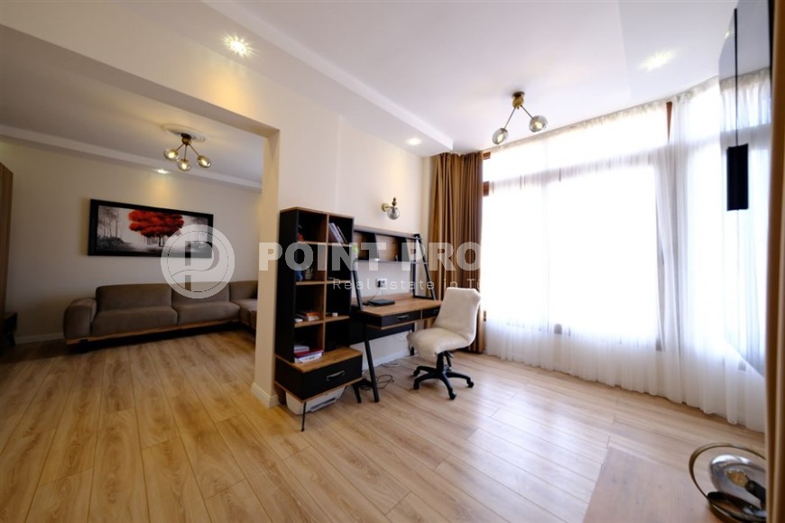 3-storey twin villa 450 meters from the sea, in a prestigious, picturesque area of Alanya - Kestel-id-6709-photo-2