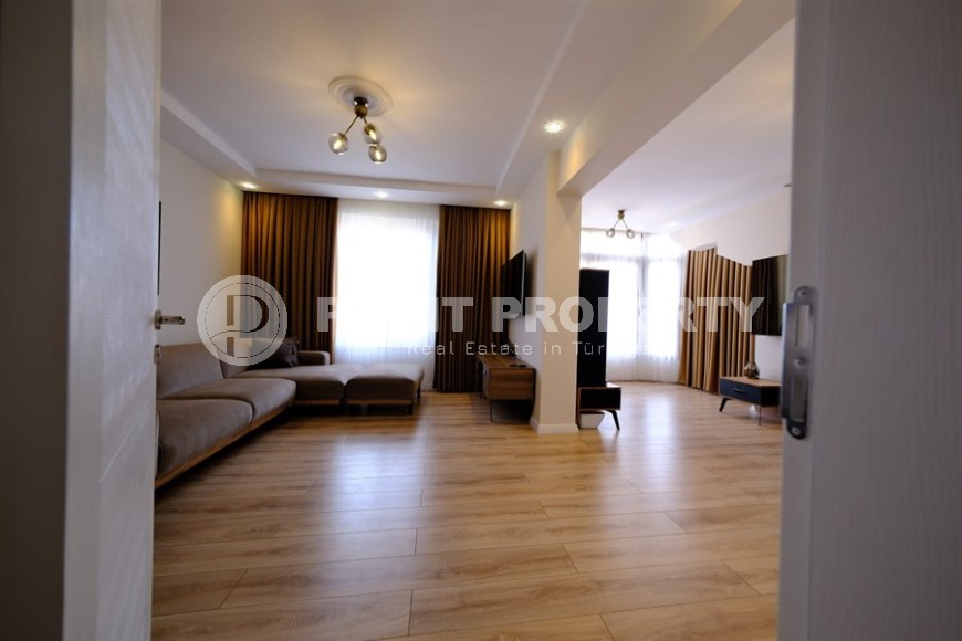 3-storey twin villa 450 meters from the sea, in a prestigious, picturesque area of Alanya - Kestel-id-6709-photo-3