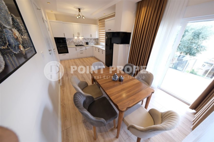 3-storey twin villa 450 meters from the sea, in a prestigious, picturesque area of Alanya - Kestel-id-6709-photo-5