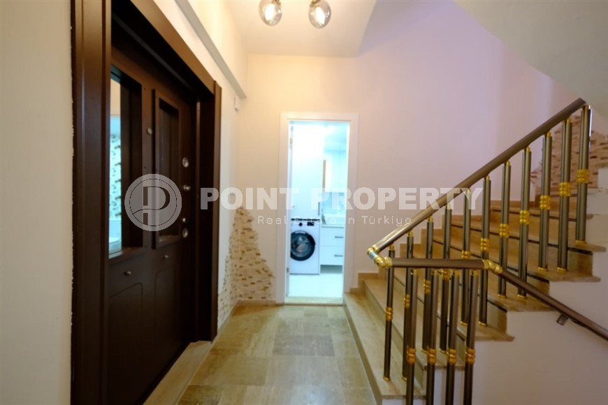 3-storey twin villa 450 meters from the sea, in a prestigious, picturesque area of Alanya - Kestel-id-6709-photo-12