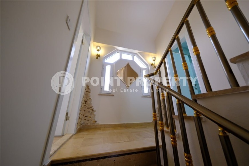 3-storey twin villa 450 meters from the sea, in a prestigious, picturesque area of Alanya - Kestel-id-6709-photo-13
