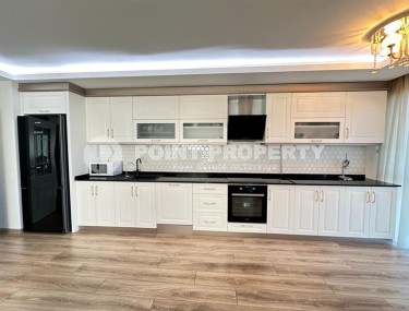 Большая двухуровневая квартира 3+1, общей площадью 230 м2, на 5-м этаже с мансардой, в центре района Махмутлар-id-6710-фото-4