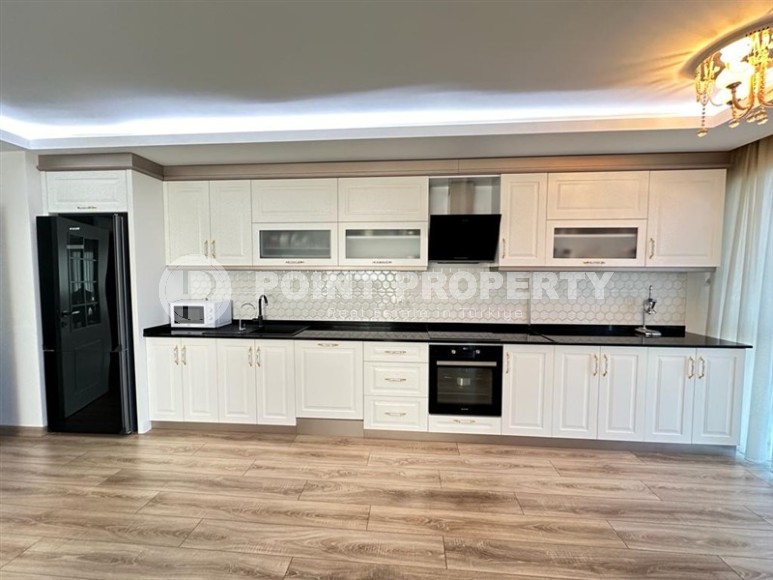 Большая двухуровневая квартира 3+1, общей площадью 230 м2, на 5-м этаже с мансардой, в центре района Махмутлар-id-6710-фото-4