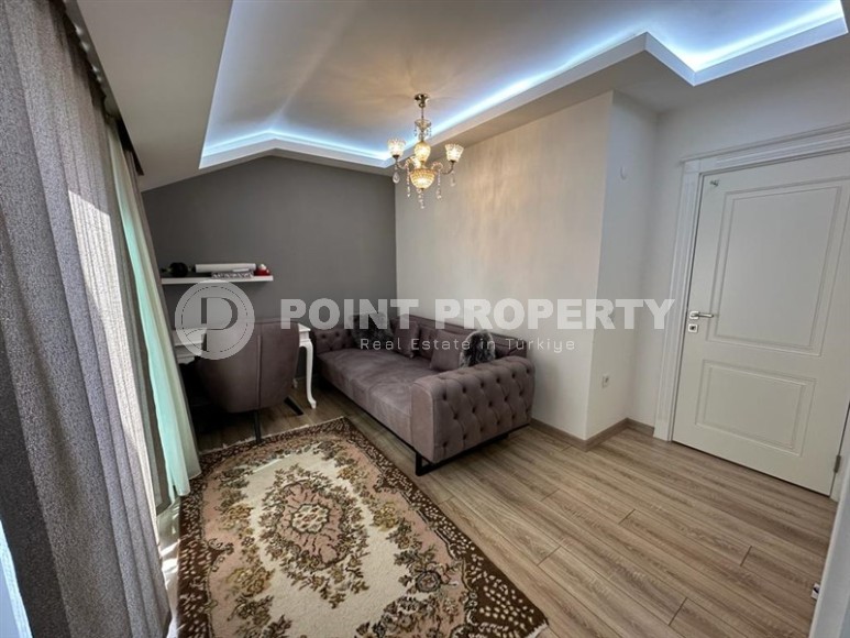 Большая двухуровневая квартира 3+1, общей площадью 230 м2, на 5-м этаже с мансардой, в центре района Махмутлар-id-6710-фото-9