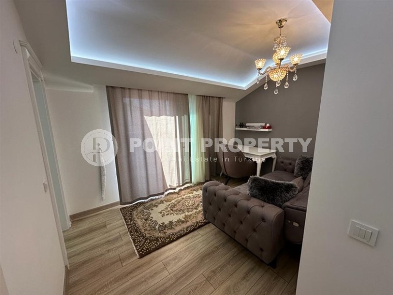 Большая двухуровневая квартира 3+1, общей площадью 230 м2, на 5-м этаже с мансардой, в центре района Махмутлар-id-6710-фото-10