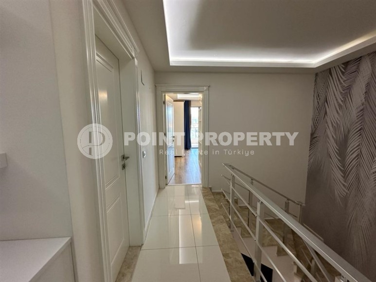 Большая двухуровневая квартира 3+1, общей площадью 230 м2, на 5-м этаже с мансардой, в центре района Махмутлар-id-6710-фото-13