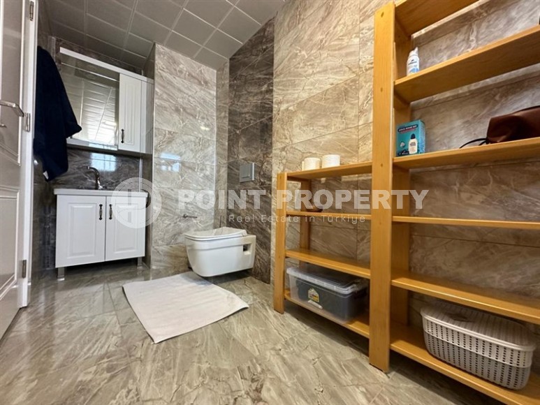 Большая двухуровневая квартира 3+1, общей площадью 230 м2, на 5-м этаже с мансардой, в центре района Махмутлар-id-6710-фото-14