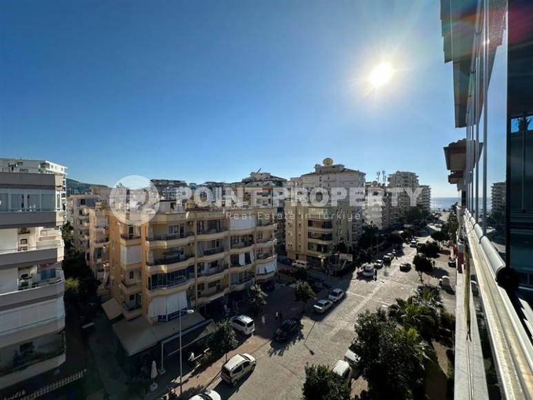 Большая двухуровневая квартира 3+1, общей площадью 230 м2, на 5-м этаже с мансардой, в центре района Махмутлар-id-6710-фото-22