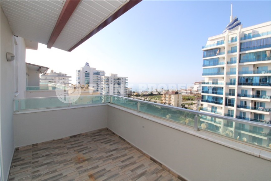 Панорамная квартира с видом на море и  горы, на 8-м этаже с мансардой, в центре современного района Аланьи - Махмутлар-id-6716-фото-13