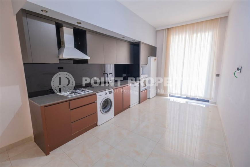 Просторная квартира 3+1, общей площадью 160 м2, в 450 метрах от моря, в современном районе Аланьи - Махмутлар-id-6721-фото-3