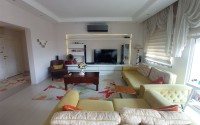 Affordable apartment with an excellent location 250 meters from the sea, in the center of Alanya-id-6725-photo-1