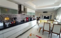 Affordable apartment with an excellent location 250 meters from the sea, in the center of Alanya-id-6725-photo-7