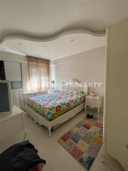 Affordable apartment with an excellent location 250 meters from the sea, in the center of Alanya-id-6725-photo-9