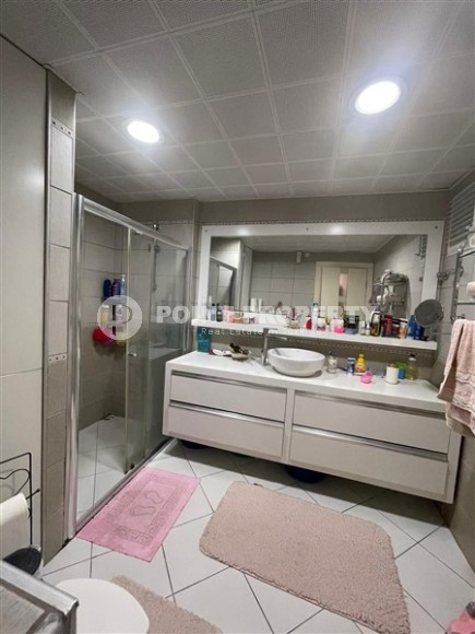 Affordable apartment with an excellent location 250 meters from the sea, in the center of Alanya-id-6725-photo-14