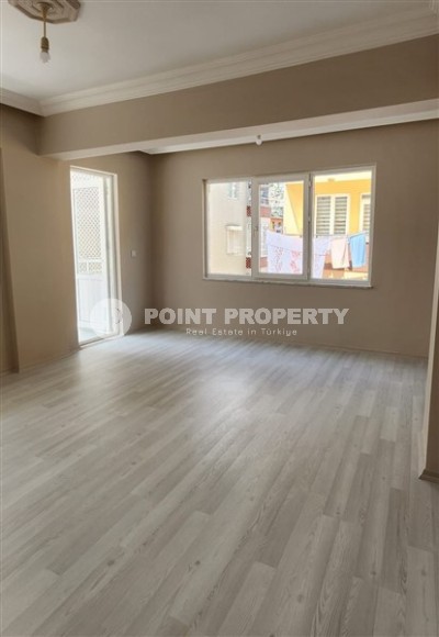 Квартира с чистовой отделкой на 2-м этаже в доме 2003 года постройки, в центре Аланьи-id-6726-фото-2