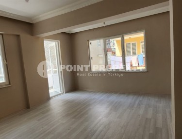 Квартира с чистовой отделкой на 2-м этаже в доме 2003 года постройки, в центре Аланьи-id-6726-фото-3