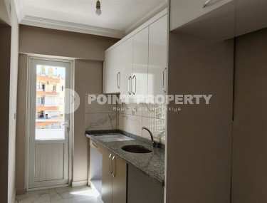 Квартира с чистовой отделкой на 2-м этаже в доме 2003 года постройки, в центре Аланьи-id-6726-фото-5