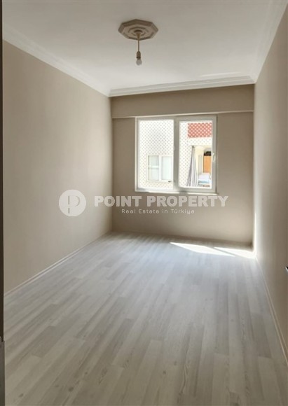 Квартира с чистовой отделкой на 2-м этаже в доме 2003 года постройки, в центре Аланьи-id-6726-фото-7