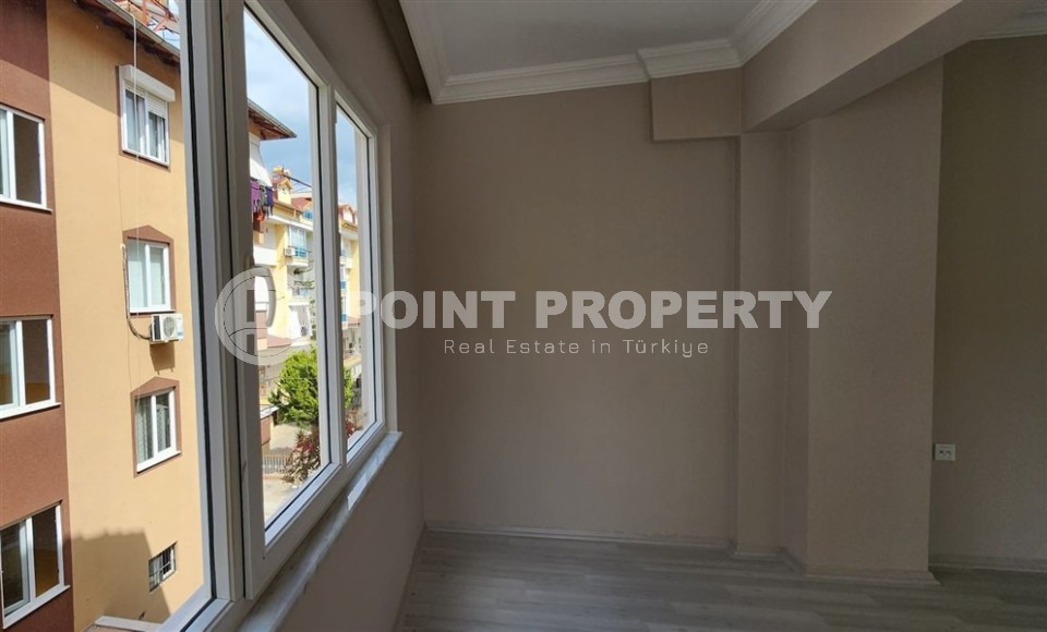 Квартира с чистовой отделкой на 2-м этаже в доме 2003 года постройки, в центре Аланьи-id-6726-фото-11