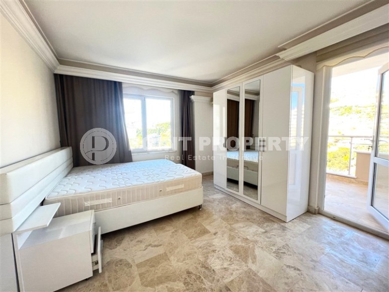 Panoramic apartment with views of the sea and the Taurus Mountains, in a comfortable residential complex, 1200 meters from the sea-id-6729-photo-4