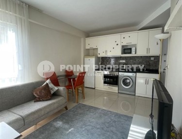 Небольшая квартира с мебелью и бытовой техникой, в 350 метрах от моря, в центре района Оба-id-6745-фото-2