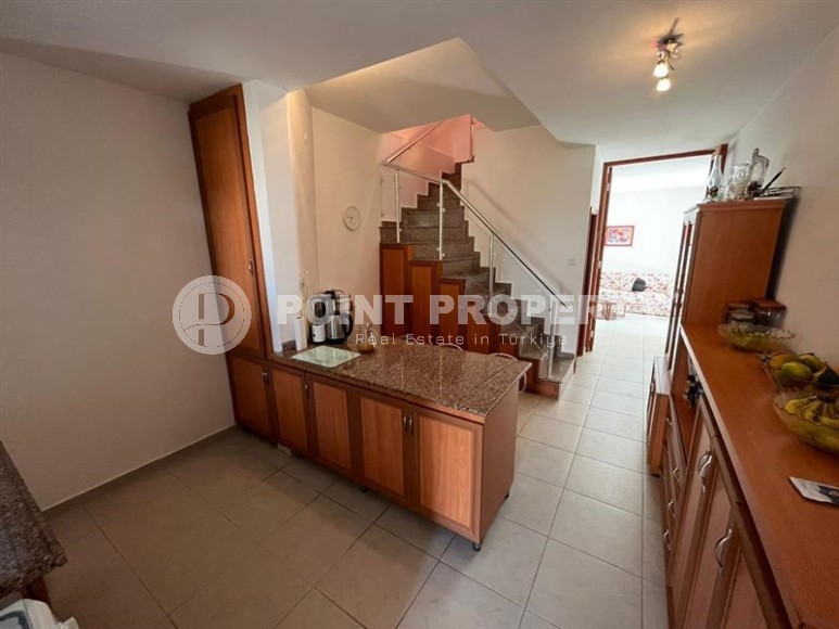 Двухэтажная вилла с просторным садом, в 150 метрах от моря, в живописном районе Аланьи - Демирташ-id-6746-фото-6