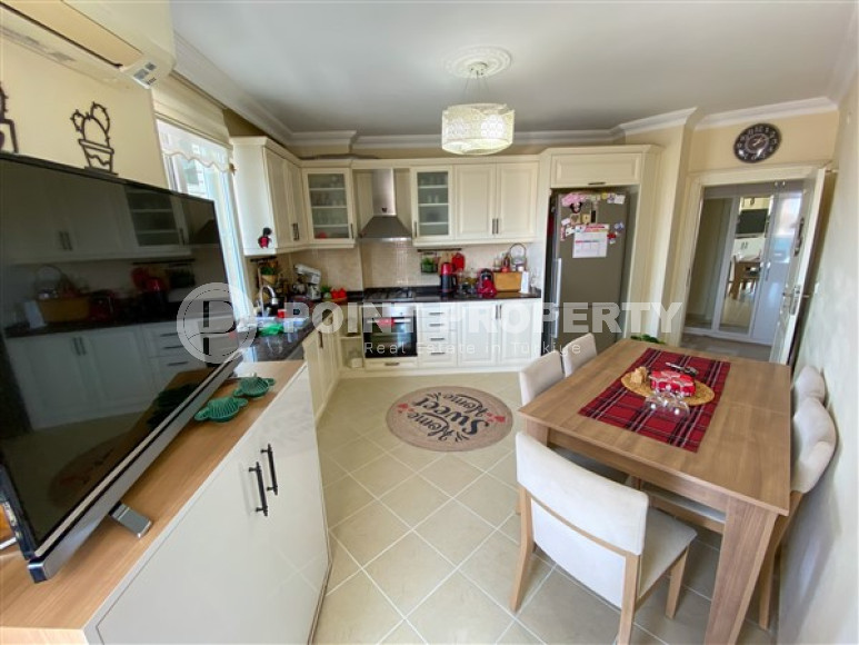 View furnished three-room apartment, 110m², in the center of Alanya-id-1528-photo-7