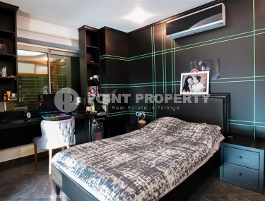 Luxurious two-level apartment with designer renovation, 250 meters from the sea, in the center of Oba district-id-6755-photo-4