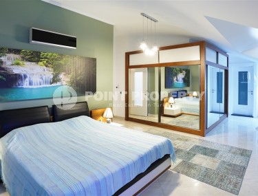 Luxurious two-level apartment with designer renovation, 250 meters from the sea, in the center of Oba district-id-6755-photo-5