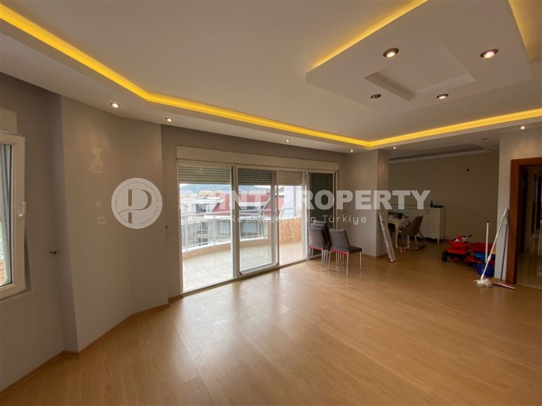 Large linear apartment 4+2, with a total area of 350 m2, on the 5th floor in a comfortable residential complex built in 2012-id-6759-photo-6