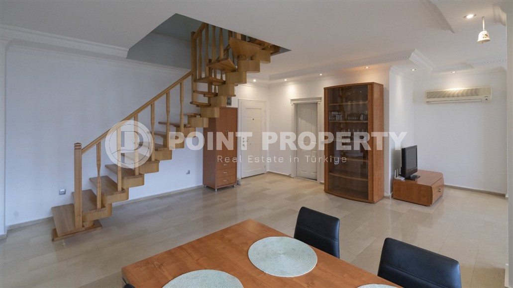 Готовая к проживанию двухуровневая квартира на 5-м этаже с мансардой, в 600 метрах от моря, в центре района Оба-id-6760-фото-2