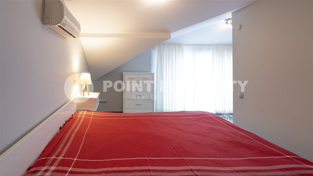 Готовая к проживанию двухуровневая квартира на 5-м этаже с мансардой, в 600 метрах от моря, в центре района Оба-id-6760-фото-4