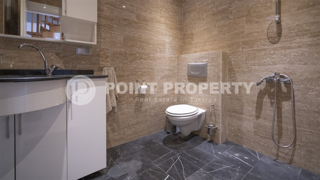 Готовая к проживанию двухуровневая квартира на 5-м этаже с мансардой, в 600 метрах от моря, в центре района Оба-id-6760-фото-7