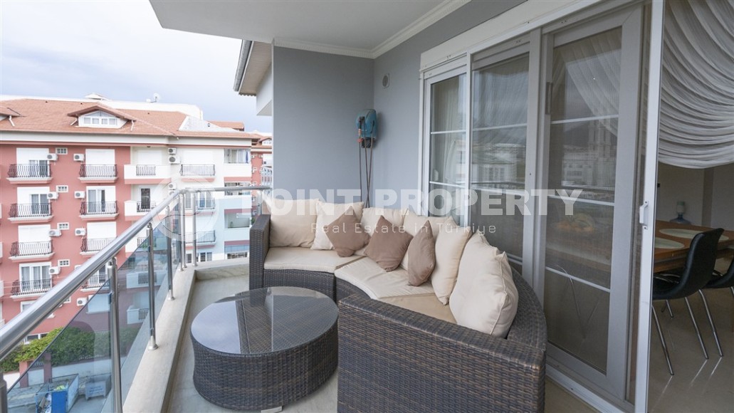 Готовая к проживанию двухуровневая квартира на 5-м этаже с мансардой, в 600 метрах от моря, в центре района Оба-id-6760-фото-8