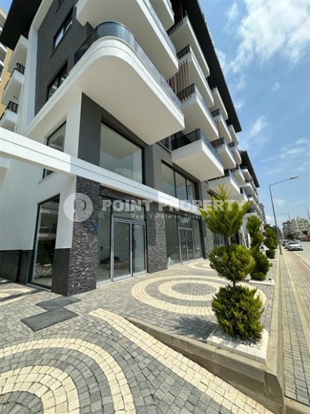 Commercial space for an office or outlet 550 meters from the sea, in the center of Mahmutlar-id-6762-photo-3