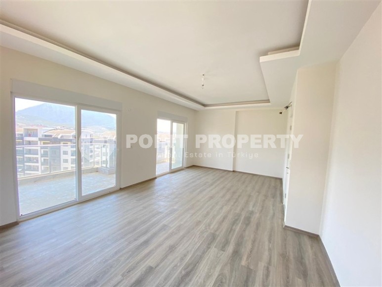 Просторный дуплекс 4+1, общей площадью 250 м2, на 5-м этаже с мансардой в современной резиденции, построенной в 2020 году-id-6764-фото-2