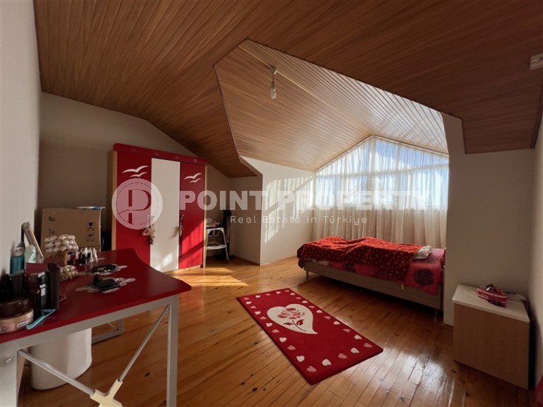 Spacious duplex apartment 4+1, with a total area of 200 m2, within walking distance from the center of Alanya-id-6786-photo-7