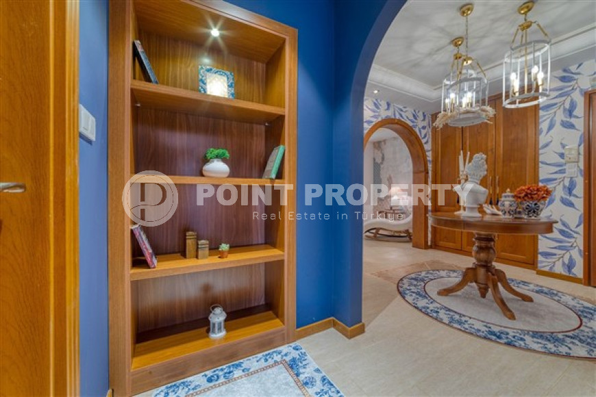 Designer two-bedroom apartment, 115m² in a cozy complex on the seafront in Mahmutlar-id-1530-photo-17